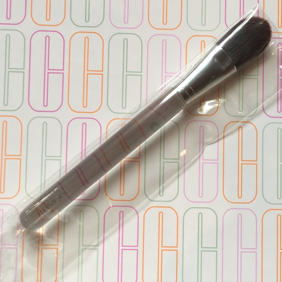 Other - New Clinique Makeup Brush w/ Clear Handle Other - New Clinique Makeup Brush w/ Clear Handle